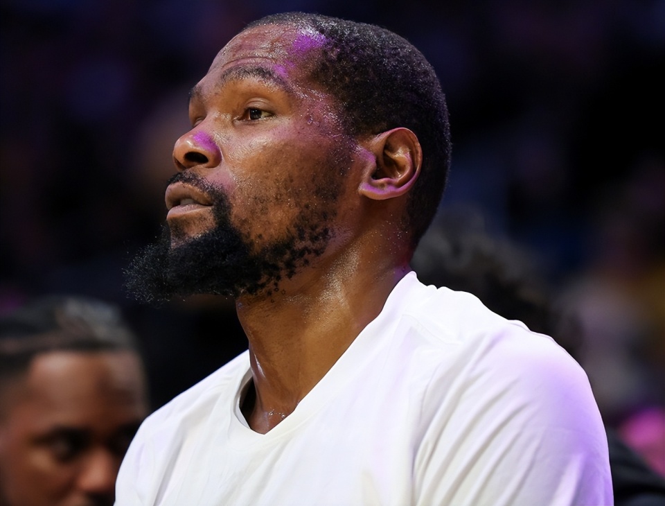 示任何事情, 在展望即将, 老詹早早决 示任何事情, 在展望即将, 老詹早早决