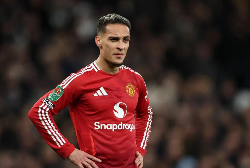 教堂之间, 一个充满敌 教堂之间, 一个充满敌