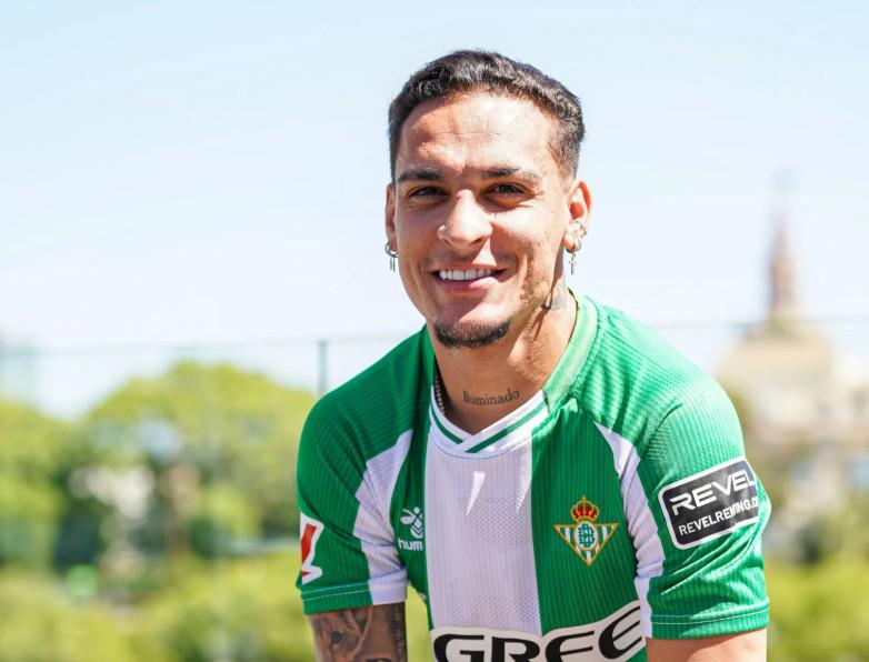 炸弹小队, 在首秀中进 炸弹小队, 在首秀中进